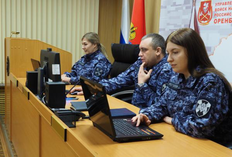 В Оренбурге росгвардейцы приняли участие в правовом диктанте