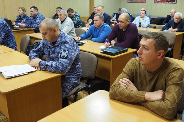 В Оренбурге росгвардейцы провели семинар - совещание с представителями подразделений охраны организаций с особыми уставными задачами и ведомственной охраны