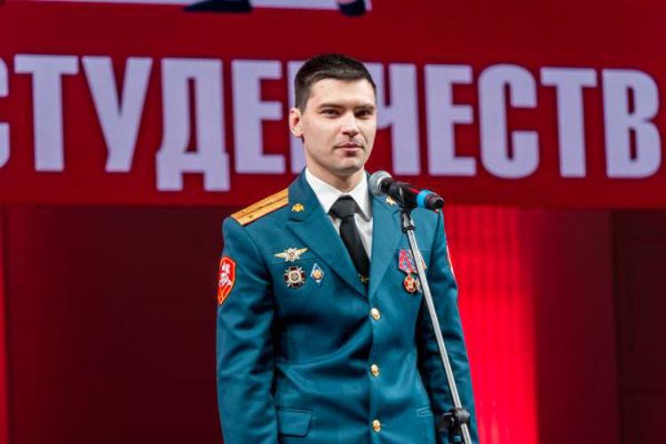 Росгвардеец стал почетным гостем в творческом мероприятии «Литературная гостиная»