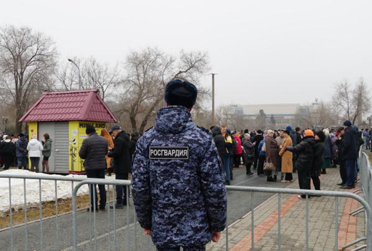 В Оренбурге росгвардейцы обеспечили безопасность на концерте, посвященному 11-й годовщине воссоединения Крыма с Россией