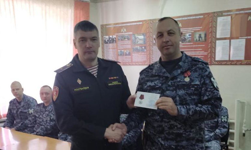 В Оренбургской области сотрудники вневедомственной охраны приняли участие в торжественных мероприятиях, посвященных Дню войск национальной гвардии Российской Федерации