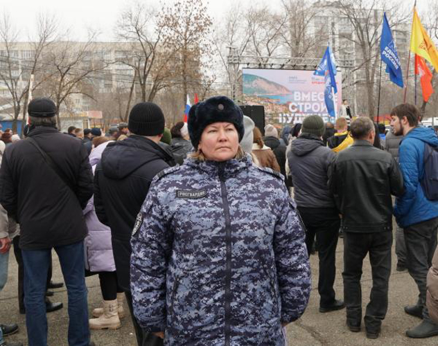 В Оренбурге росгвардейцы обеспечили безопасность на концерте, посвященному 11-й годовщине воссоединения Крыма с Россией