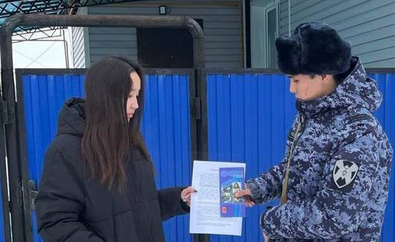 В поселке Первомайский росгвардейцы приняли участие в  акции «Безопасный дом, подъезд, квартира»