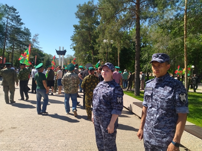 В Оренбурге сотрудники Росгвардии обеспечили безопасность во время проведения мероприятий, приуроченных ко Дню пограничника