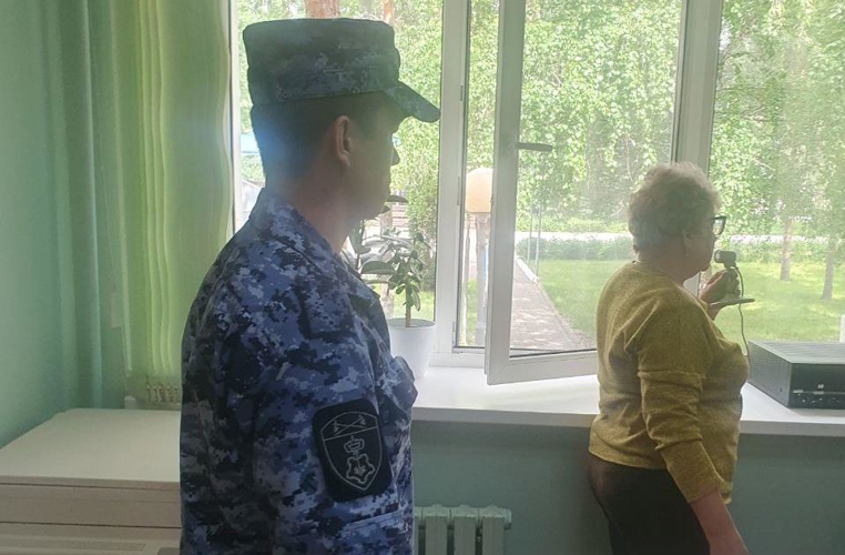 Сотрудники Росгвардии провели проверку санаторно-оздоровительного лагеря на предмет антитеррористической защищенности