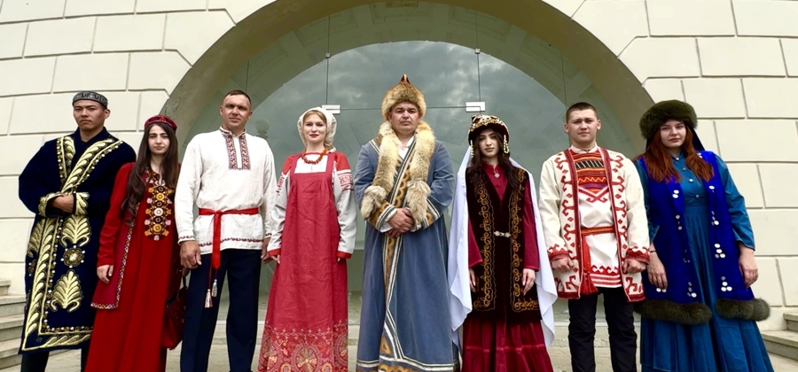 Росгвардейцы присоединились к празднику День народов Оренбуржья (ВИДЕО)
