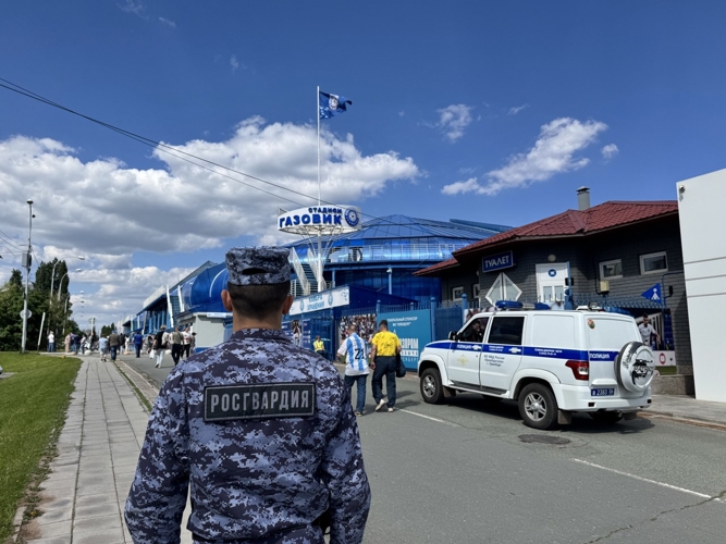  В Оренбурге росгвардейцы обеспечили правопорядок во время проведения футбольного матча