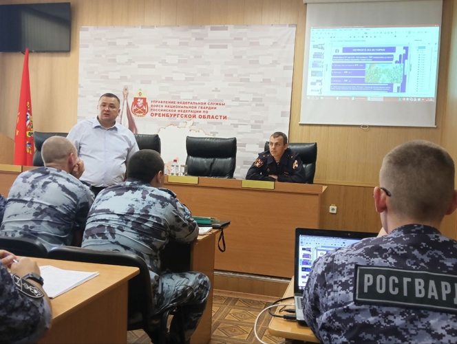  Лектор Российского общества «Знание» провел встречу с оренбургскими росгвардейцами
