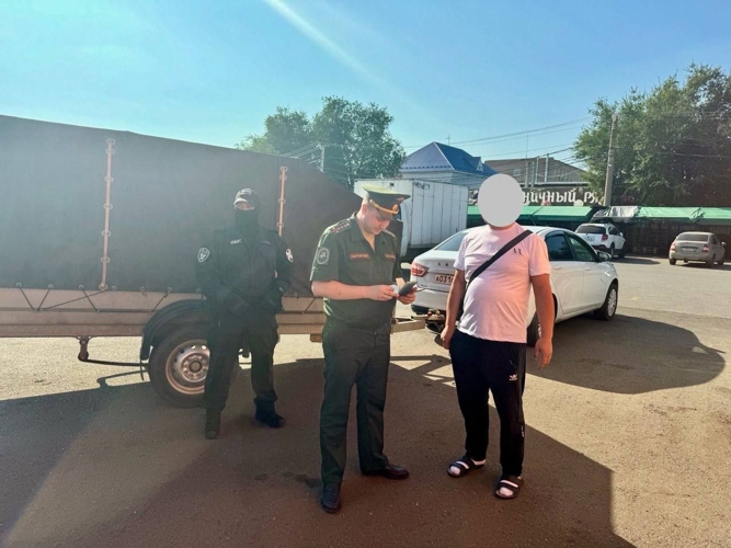 Сотрудники СОБР «Рось» приняли участие в рейдовых мероприятиях по соблюдению миграционного законодательства в Оренбурге