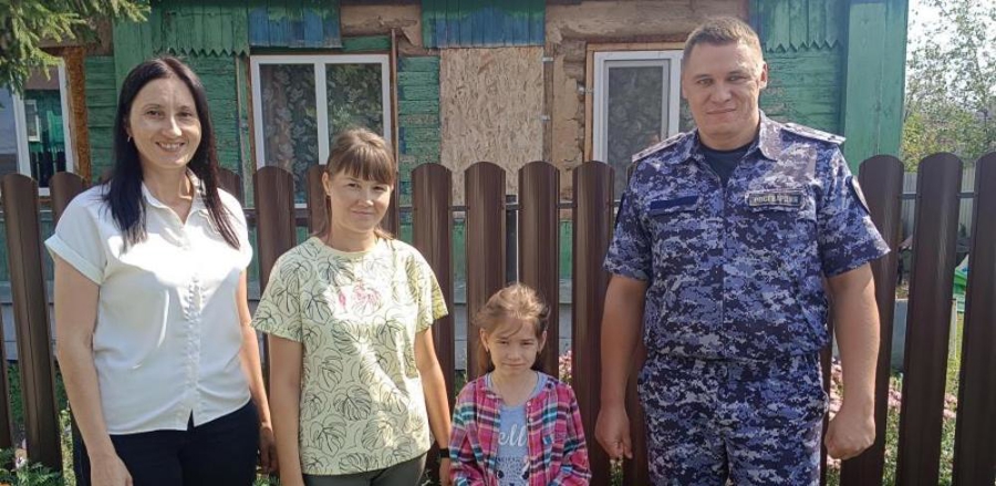 Росгвардейцы  приняли участие в благотворительной акции «Собери ребенка в школу»   