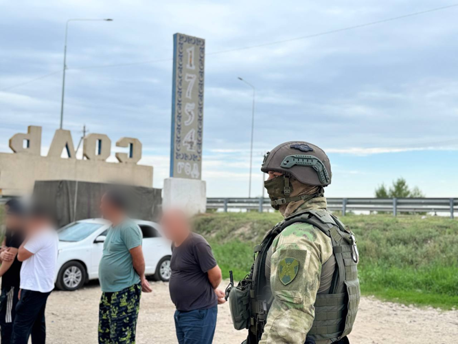 Сотрудники ОМОН Росгвардии  приняли  участие в рейдовых мероприятиях по соблюдению миграционного законодательства в Оренбургской области