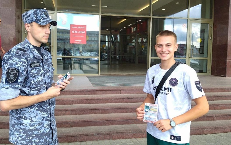 В Оренбургской области завершил свою работу росгвардейский мобильный подвижной агитационный пункт