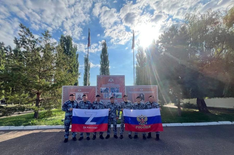 В Оренбургской области росгвардейцы приняли участие в торжественных мероприятиях, приуроченных ко дню Государственного флага Российской Федерации
