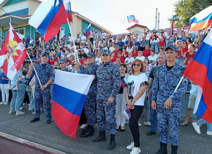 В Оренбургской области росгвардейцы приняли участие в торжественных мероприятиях, приуроченных ко дню Государственного флага Российской Федерации