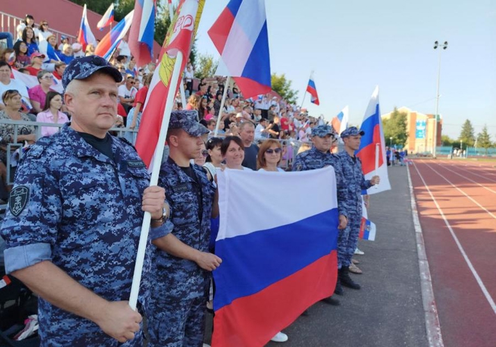 В Оренбургской области росгвардейцы приняли участие в торжественных мероприятиях, приуроченных ко дню Государственного флага Российской Федерации
