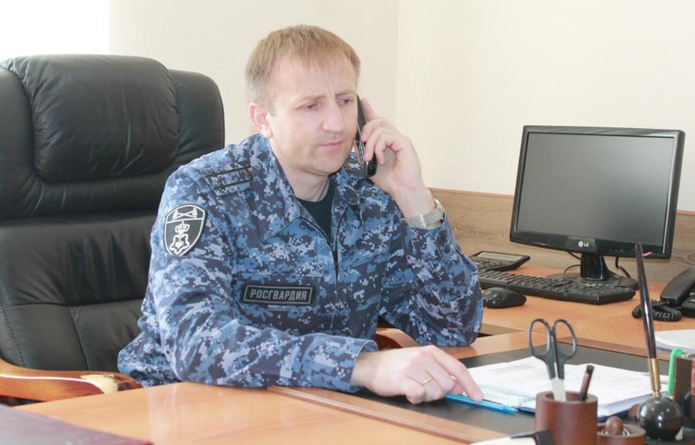 Заместитель начальника Управления вневедомственной охраны провел прямую линию с гражданами по вопросу трудоустройства на службу в Росгвардию и поступления в ведомственные институты