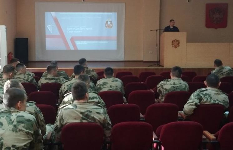 В Оренбурге с сотрудниками ОМОН «Кобра» Управления Росгвардии по Оренбургской области состоялось занятие по безопасности дорожного движения