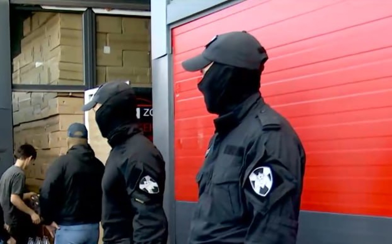 В Оренбурге при поддержке спецназа Росгвардии состоялось мероприятие по выявлению нарушений миграционного законодательства 