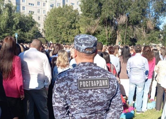 В Оренбургской области росгвардейцы обеспечили правопорядок в День знаний