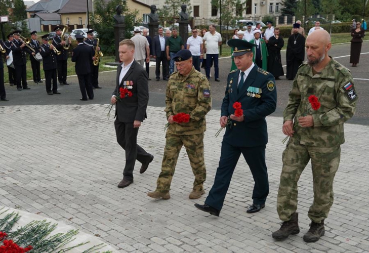 В Оренбурге росгвардейцы приняли участие в памятных мероприятиях, посвященных Дню солидарности в борьбе с терроризмом