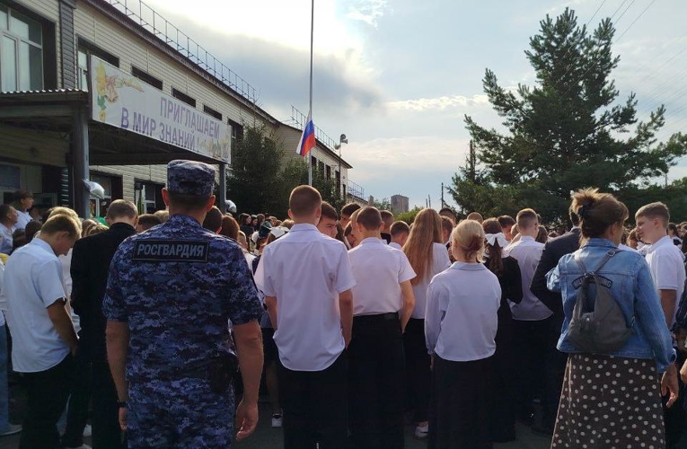 В Оренбургской области росгвардейцы обеспечили правопорядок в День знаний