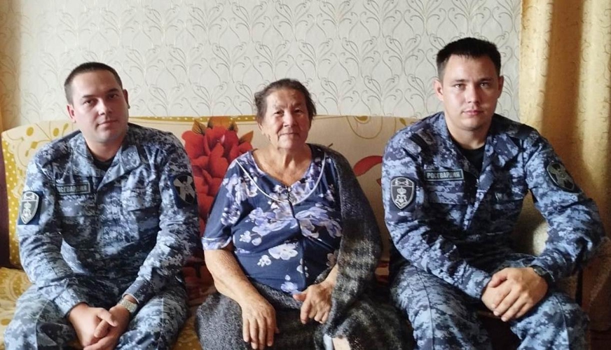 В преддверии Дня пожилого человека росгвардейцы встретились с мамой погибшего бойца