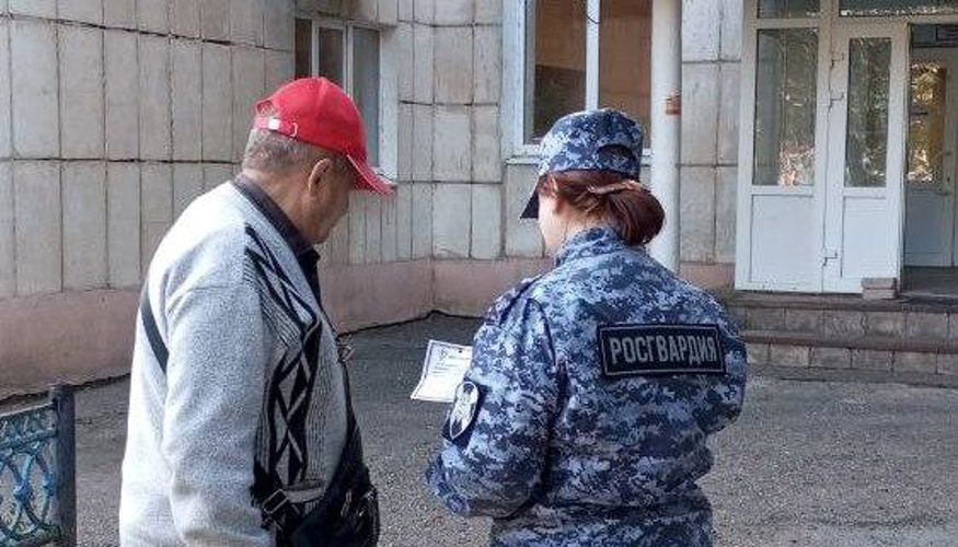 В Оренбурге росгвардейцы провели профилактическую акцию
