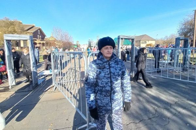 В Оренбурге росгвардейцы приняли участие в обеспечении безопасности торжественных мероприятий, посвященных Дню народного единства