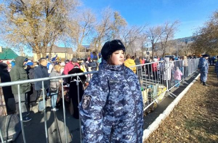 В Оренбурге росгвардейцы приняли участие в обеспечении безопасности торжественных мероприятий, посвященных Дню народного единства