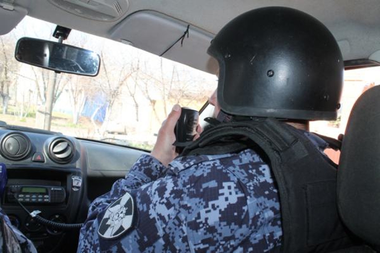 В Оренбурге росгвардейцы задержали подозреваемого в нанесении побоев
