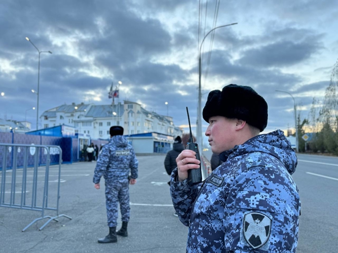  В Оренбурге росгвардейцы обеспечили правопорядок во время проведения футбольного матча