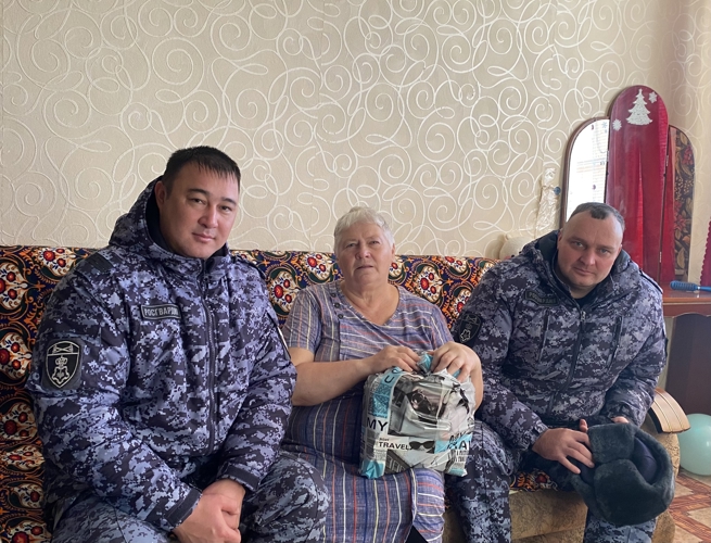   Росгвардейцы поздравили матерей погибших товарищей