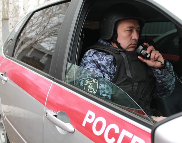 В Оренбурге росгвардейцы задержали мужчину ударившего по лицу администратора сауны
