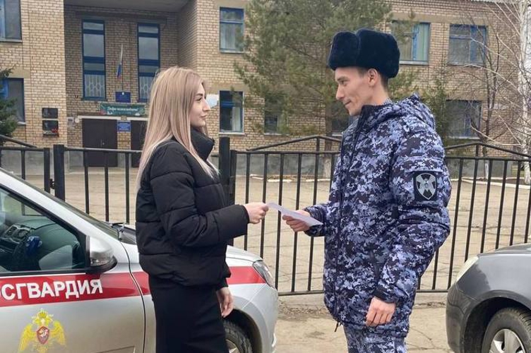 Росгвардейцы провели профилактические беседы с гражданами в рамках акции «Безопасный Новый год» в Соль-Илецке