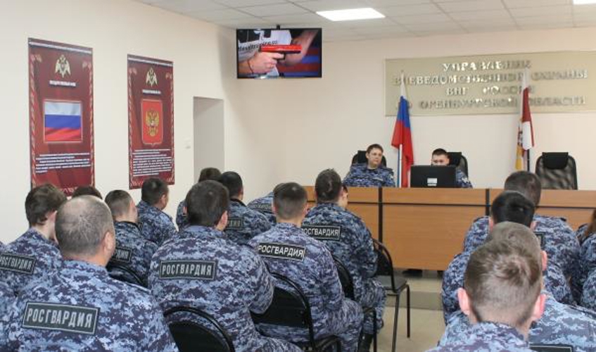 В Управлении вневедомственной охраны прошли занятия по соблюдению мер безопасности при эксплуатации личного и служебного транспорта