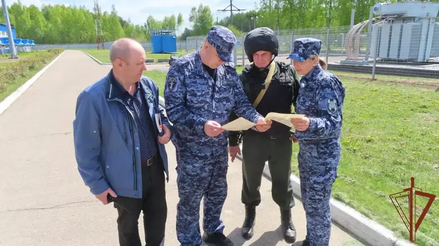 Сотрудники подразделений государственного контроля и лицензионно-разрешительной работы Росгвардии отмечают профессиональный праздник (видео)