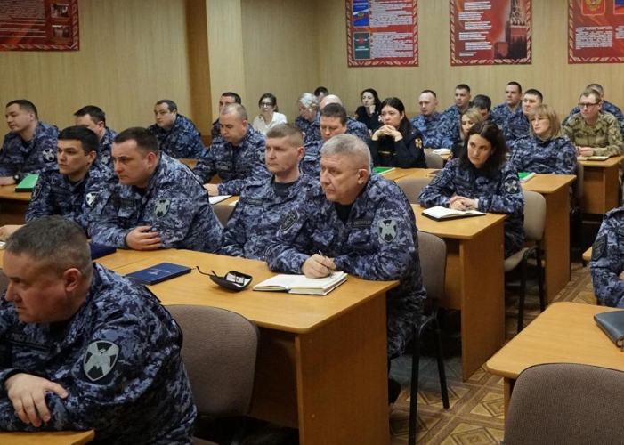 В Оренбурге состоялась рабочая встреча помощника военного прокурора Оренбургского гарнизона с росгвардейцами