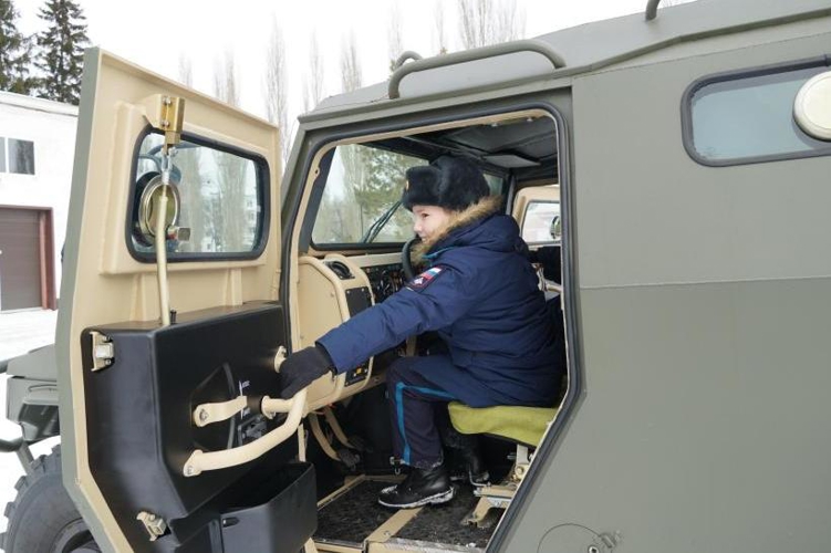 В преддверии празднования Дня войск национальной гвардии Российской Федерации сотрудники оренбургского ОМОН провели день открытых дверей для кадет