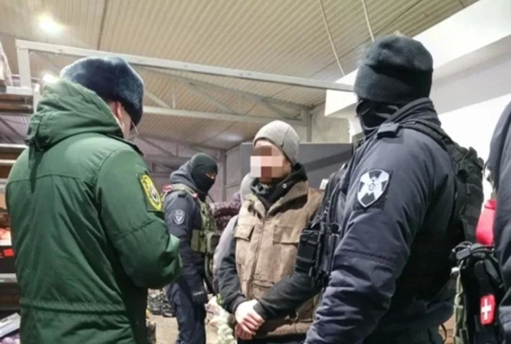 При силовой поддержке Росгвардии прошел рейд по торговым объектам в Оренбурге
