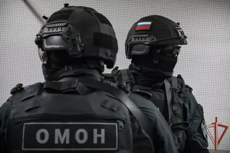 В Оренбурге росгвардейцы задержали карманницу, похитившую 200 тысяч рублей (видео)