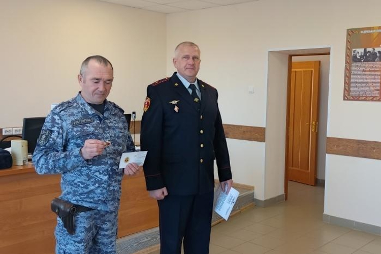  В Оренбургской области отличившимся сотрудникам  вневедомственной охраны Росгвардии  были вручены знаки отличия