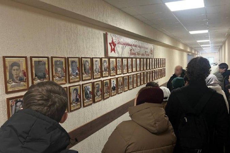 В Оренбурге бойцы ОМОН провели день открытых дверей для школьников