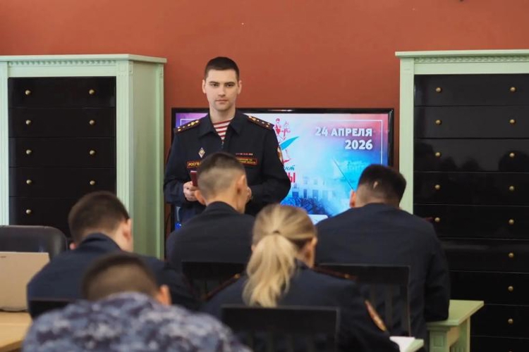 В Оренбурге росгвардейцы написали «Диктант Победы»  (видео)