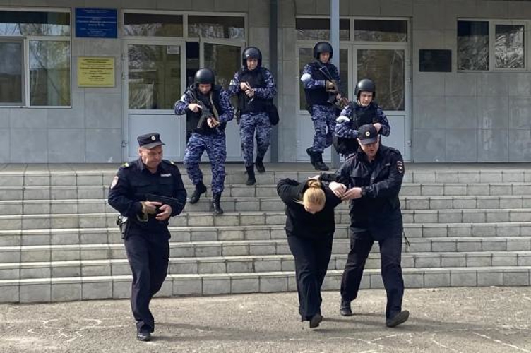 В Оренбургской области росгвардейцы приняли участие в учениях по отработке действий при чрезвычайных ситуациях