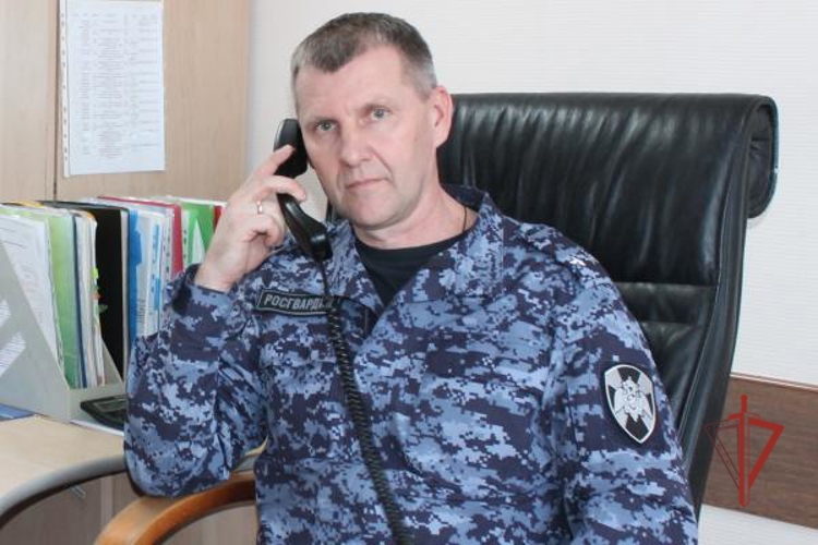 Начальник отдела кадров Управления вневедомственной охраны провел прямую линию с гражданами по вопросу трудоустройства на службу в Росгвардию и поступления в ведомственные институты