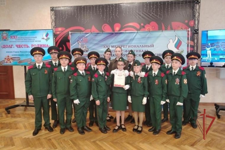 В Оренбурге подшефные Росгвардии кадеты приняли участие в межрегиональном фестивале военно-патриотической песни «Долг, Честь, Родина» (видео)