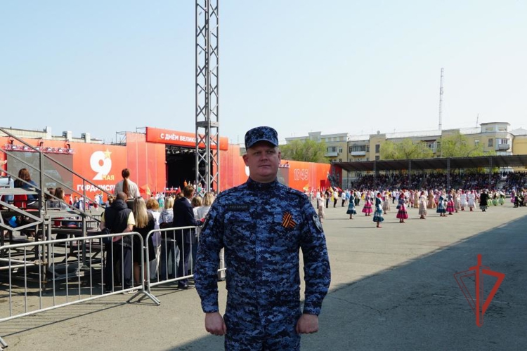 В Оренбургской области Росгвардия обеспечивает безопасность жителей региона в День Победы