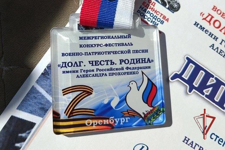 В Оренбурге подшефные Росгвардии кадеты приняли участие в межрегиональном фестивале военно-патриотической песни «Долг, Честь, Родина» (видео)