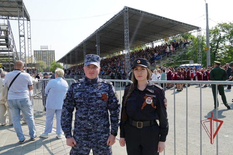 В Оренбургской области Росгвардия обеспечивает безопасность жителей региона в День Победы