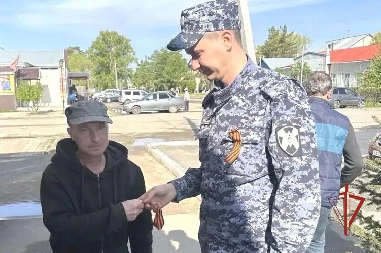 В Оренбургской области сотрудники вневедомственной охраны Росгвардии приняли участие в акции «Георгиевская ленточка"